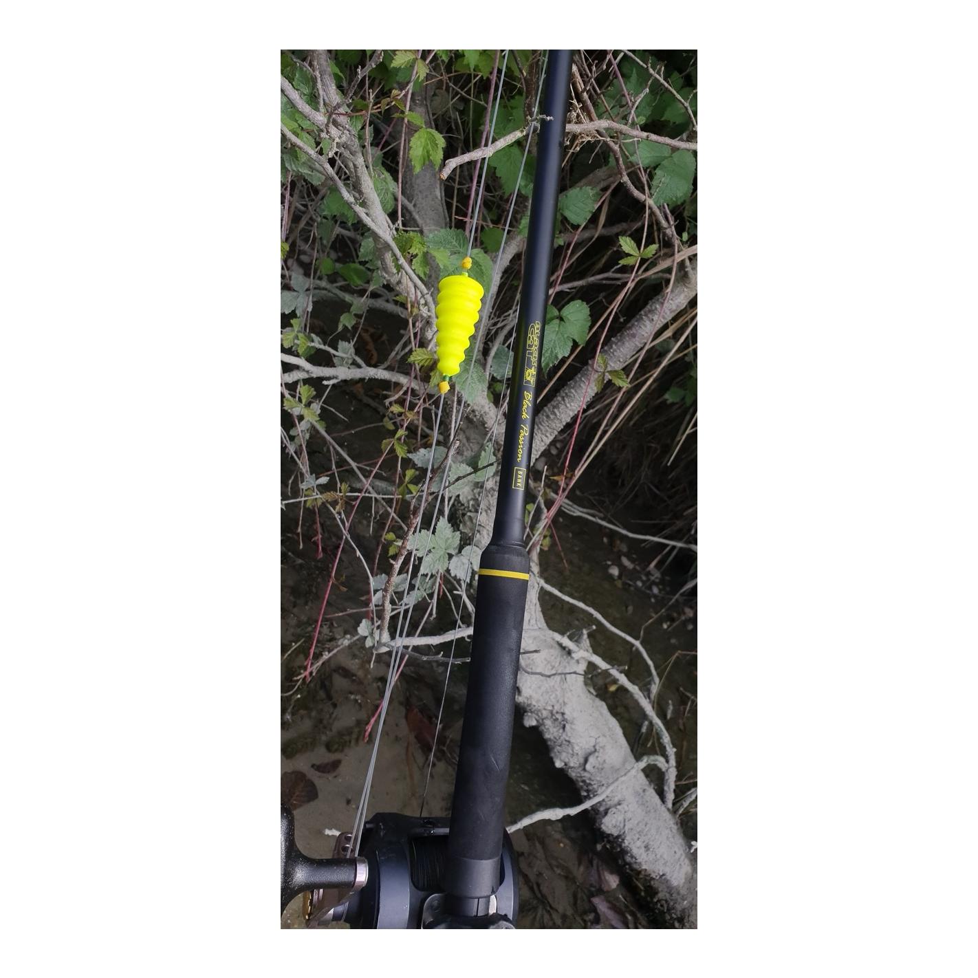 Black Cat U-Float Tree