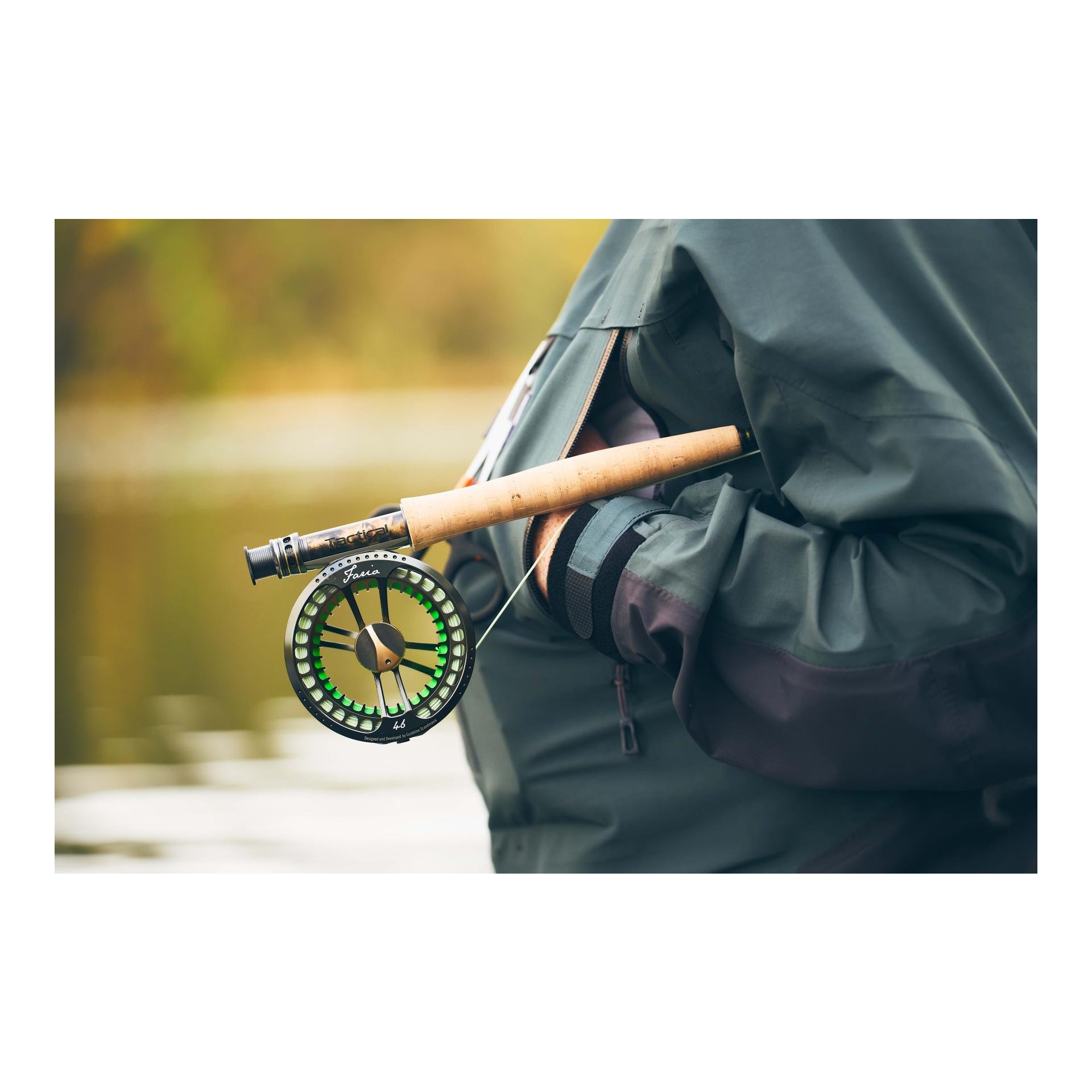 Fario LW Dark Grey Green/Gold - Fliegenrolle