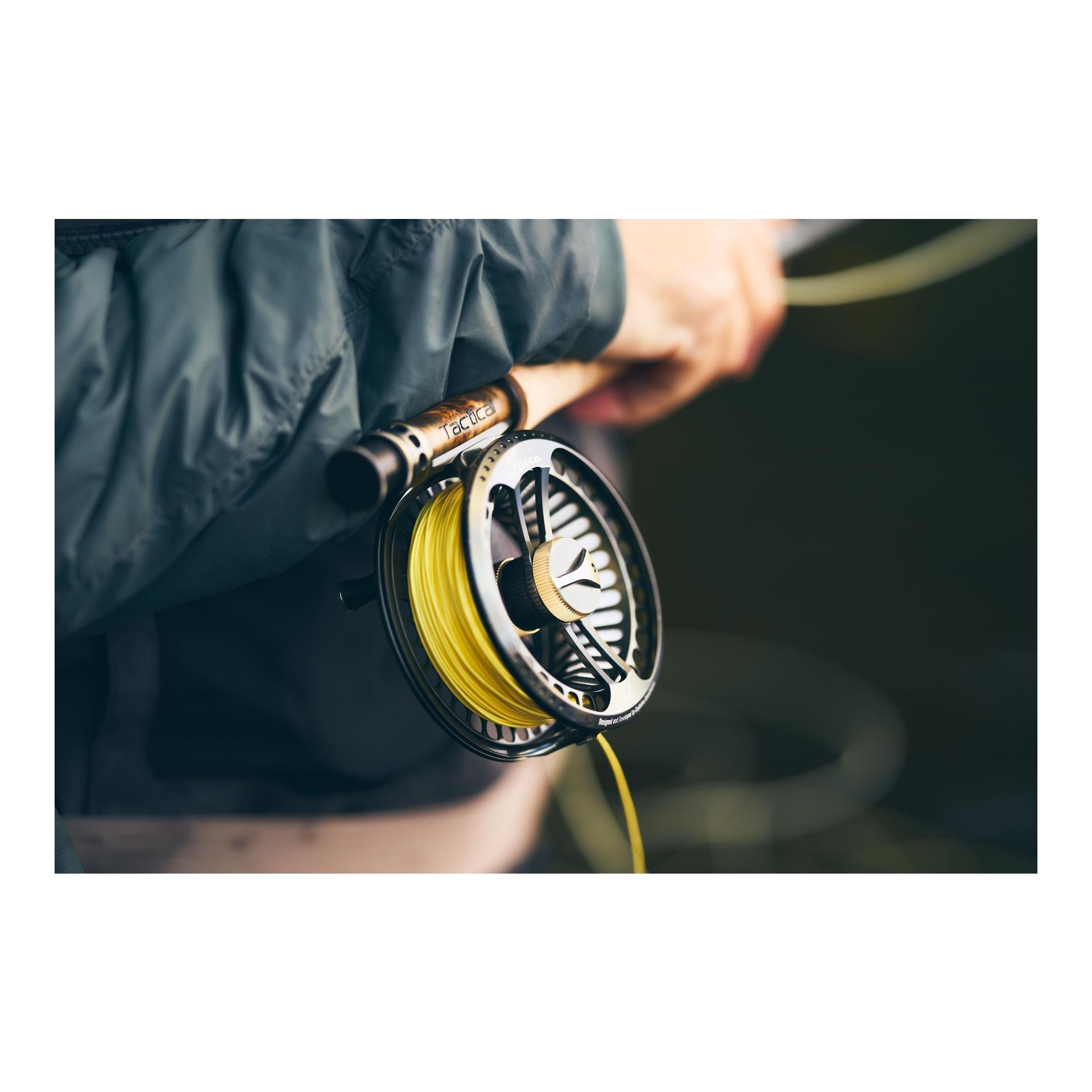 Fario LW Dark Grey Green/Gold - Fliegenrolle