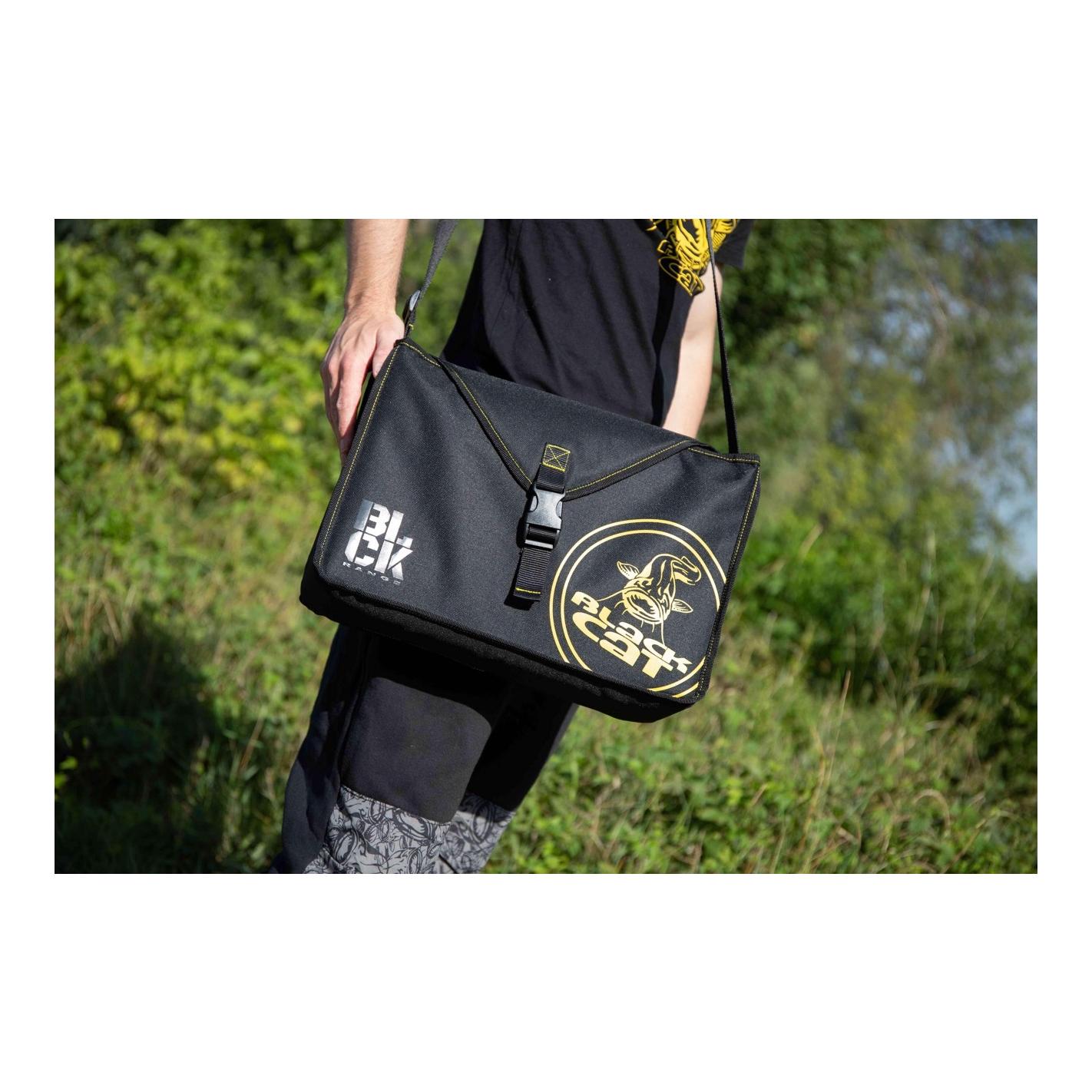 Black Cat BLCK Lure Carrier - Umhängetasche für Kunstköder